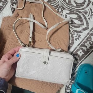 The Sak Wrislet/Wallet